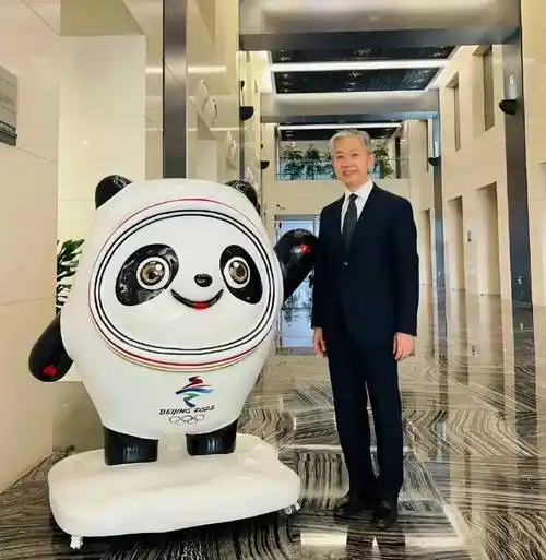 知道他帅,不知道他这么帅,汪文斌年轻时的照片流出惊艳众人