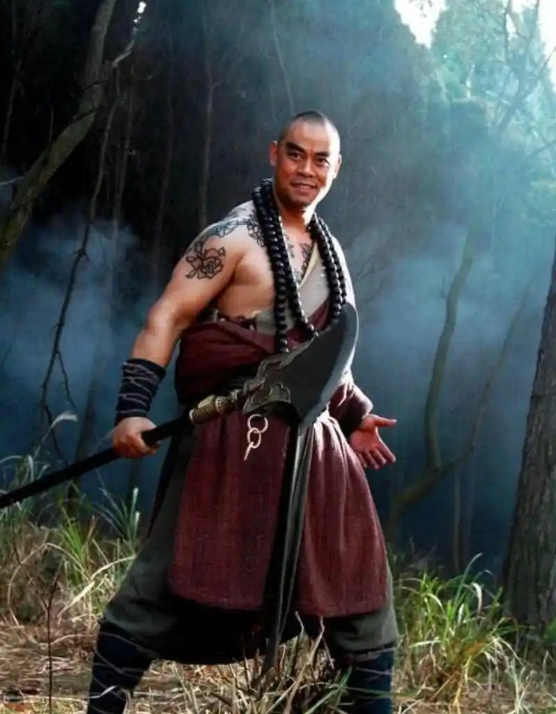 鲁智深晋松不拍戏改开店,只身打理店手足无措,门口豪车价值不菲_视频