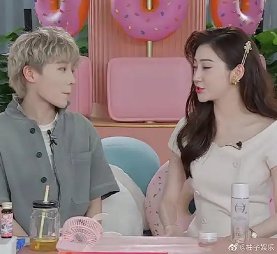 刘雨昕教景甜跳无价之姐