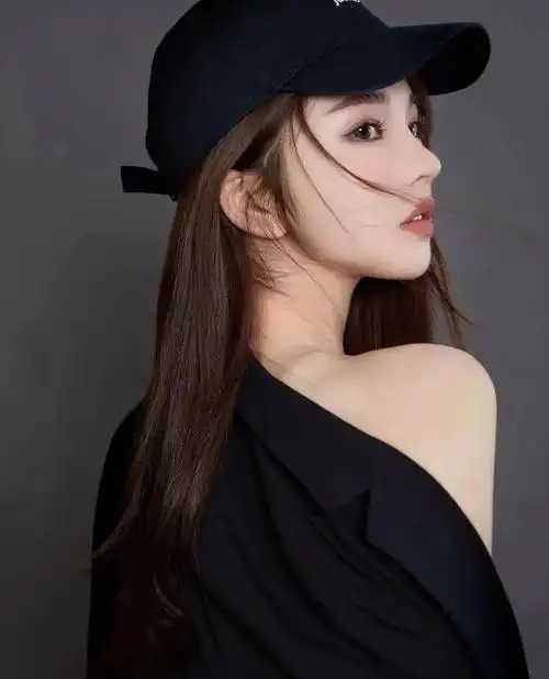 都说"女大十八变",有些女生越长越好看,越来越漂亮,而有一些女生,越来