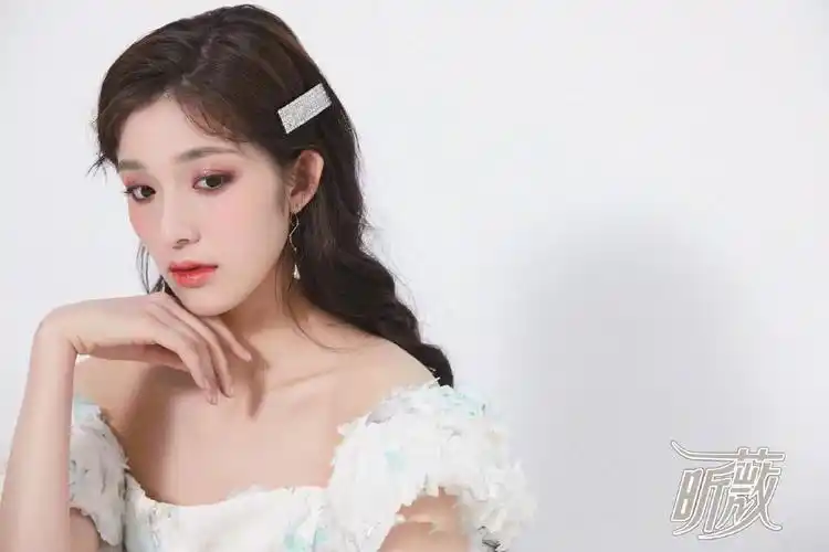 钟丽丽元气少女妆甜美写真图片