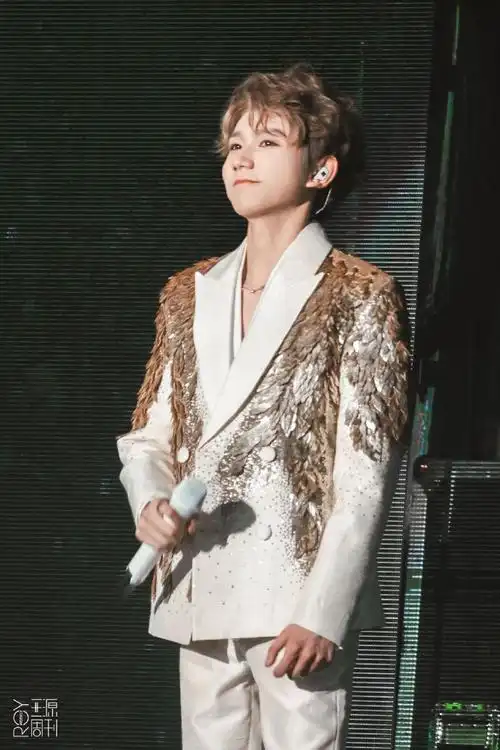 永远有下一个舞台,永远有喝彩相伴@tfboys-王源