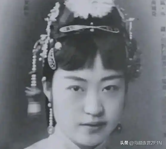 90岁的张学良飞到纽约约会迟暮美人蒋士云少帅一生的挚爱