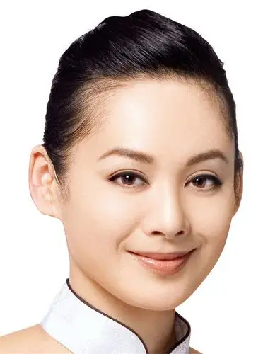 宁静敷面膜走机场静姐无惧他人眼光太潇洒