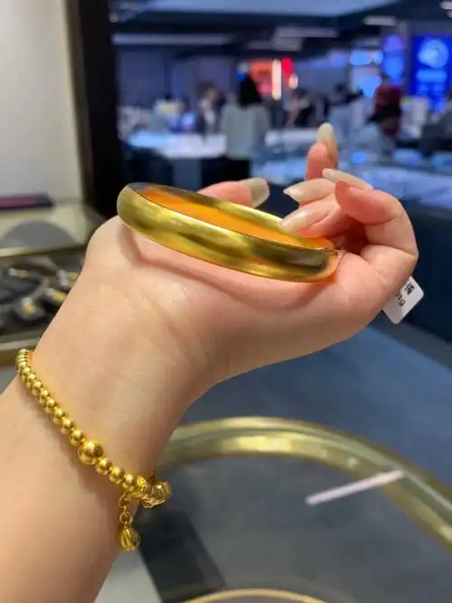 深圳水贝黄金珠宝手镯古法素圈金镯足金光圈泥鳅背扁手镯百搭简约