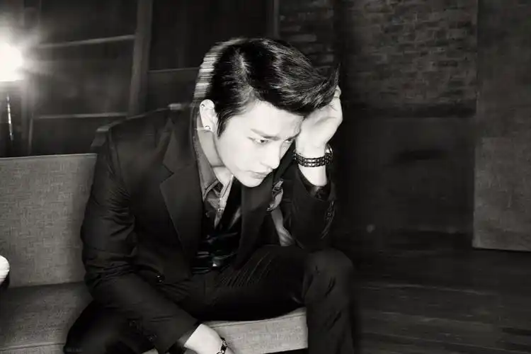 徐仁国写真图片-自制800x960壁纸.高清大图-明星写真馆n63.com