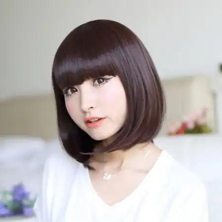 可以利用刘海和两侧的头发来修饰你的脸型,让你的脸瞬间变小.