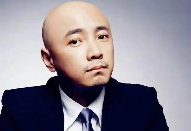 他成代言25位男明星光头肖战谢霆锋李现好帅张嘉译王凯砸场子来的中国