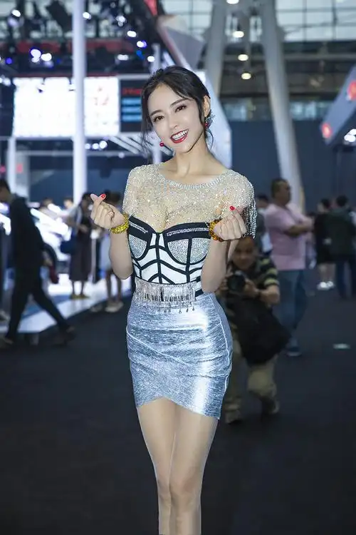 潘春春出演电影《讨薪囧途》,搭档"猪八戒专业户",各有特色_手机搜狐