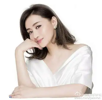 陈德容经纪人-15810696499