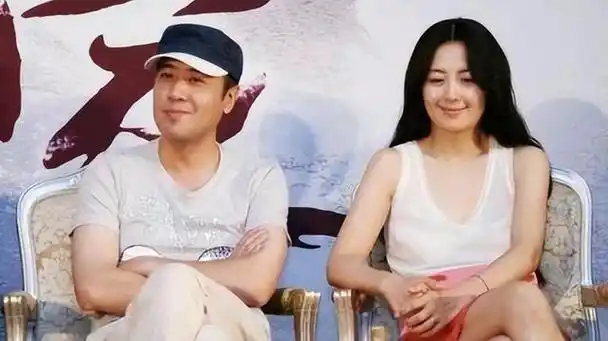 回顾演员于和伟我这辈子正确的决定就是娶了一个平凡的妻子