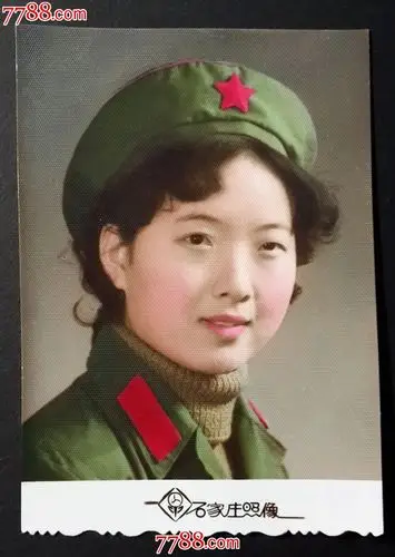 漂亮的文革女兵