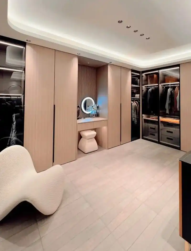 好看的衣帽间分享.衣柜衣柜做了一面玻璃门,一面普通木门.高 - 抖音