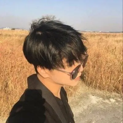 2021最帅戴眼镜男生头像