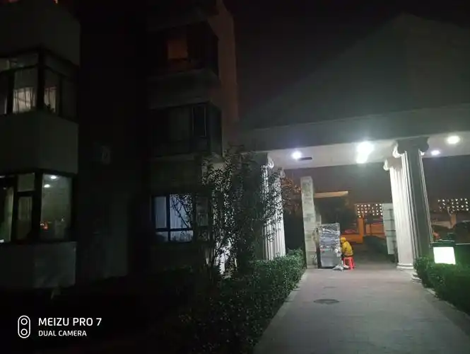 投诉小区内有夜间流动烧烤车