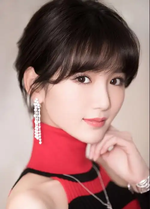 毛晓彤个人资料简介 毛晓彤个人照片大全-文化号