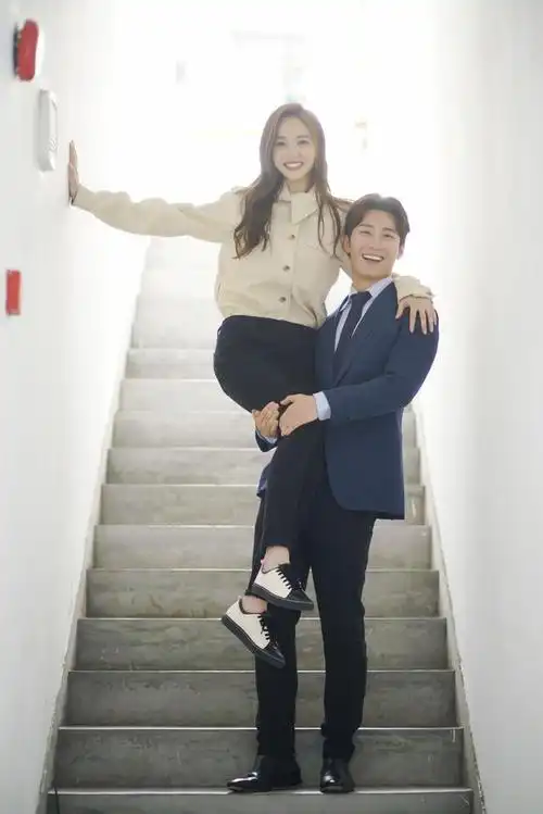 唐嫣窦骁《时间都知道》甜蜜cp剧照