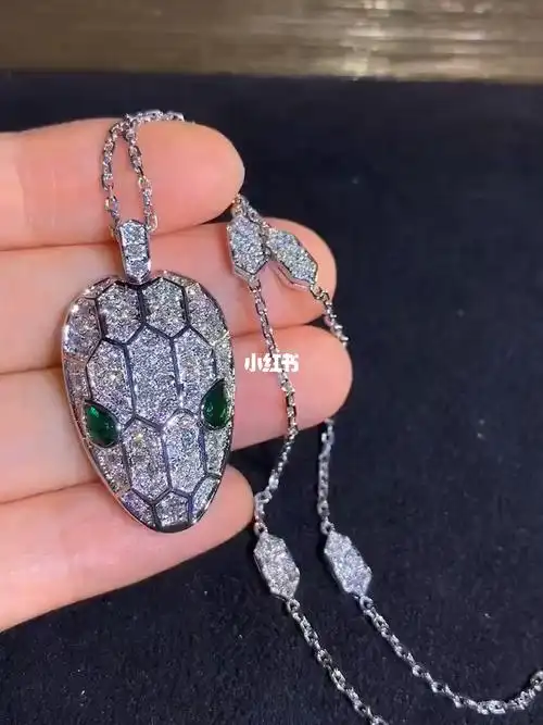 宝格丽满钻蛇头项链