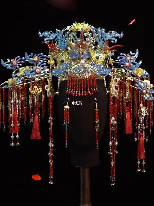 原创设计,宋制凤冠,精美流苏,奢华大气,漂亮的不像实力派. #最美新娘