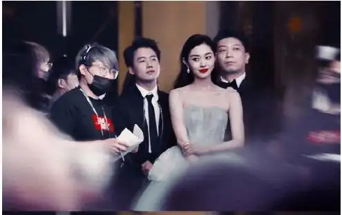 郭麒麟宋轶婚纱照曝光,"姐姐"变"媳妇",终于了解爸爸的快乐_郭德纲