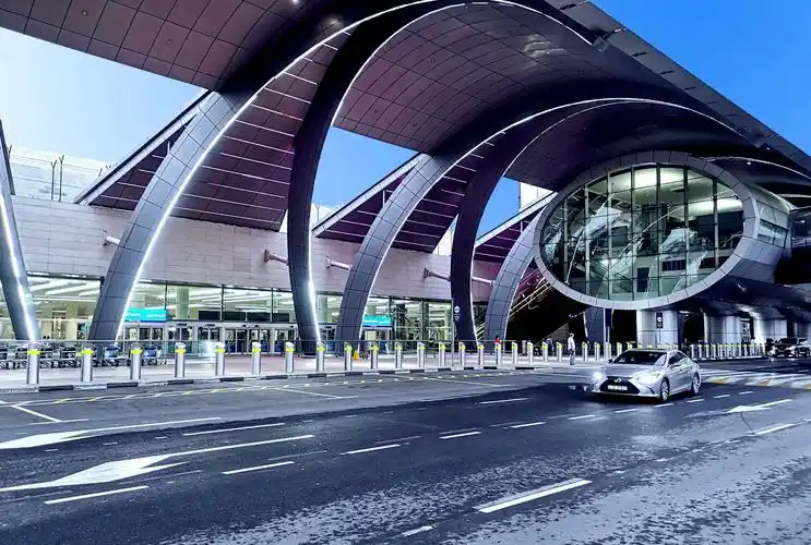 阿联酋航空a380空中巨无霸      迪拜机场