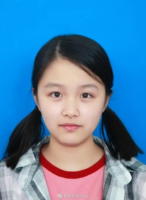 姚欣言[超话]# 高中生的证件照[心][兔子] . 来自姚欣言cindy - 尾