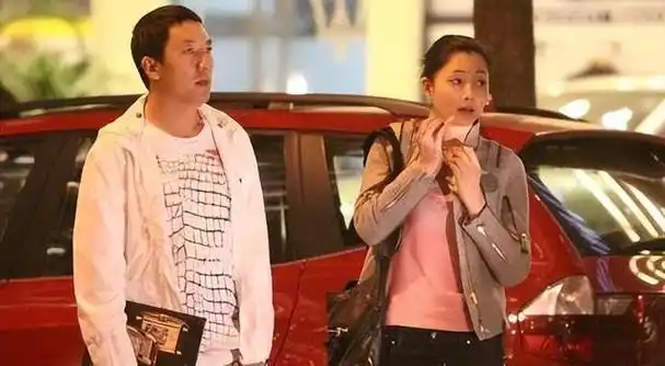 初见殷桃于荧屏之上,他便为其魅力所倾倒.