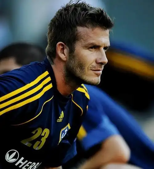 回顾贝克汉姆长子:一事无成?入赘富豪家族吃"软饭",晒老婆赤身照