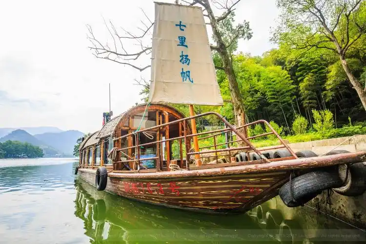 纪念七一:红船建党《七律》不忘初心担使命 - 【近体诗(格律诗)】