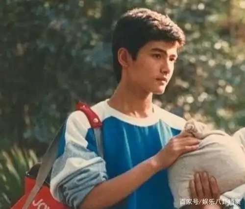 "哪吒"何威事业巅峰息影,曾穷到摆地摊,今成富商却发福油腻?