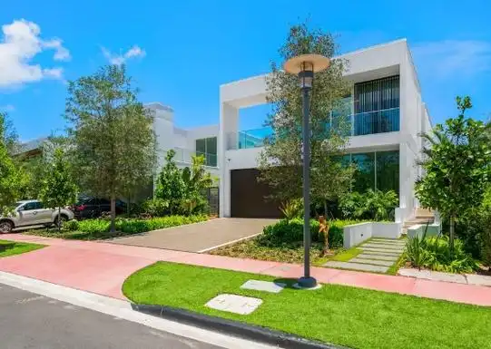 迈阿密海滩独栋海滨别墅以1375万美元挂牌出售