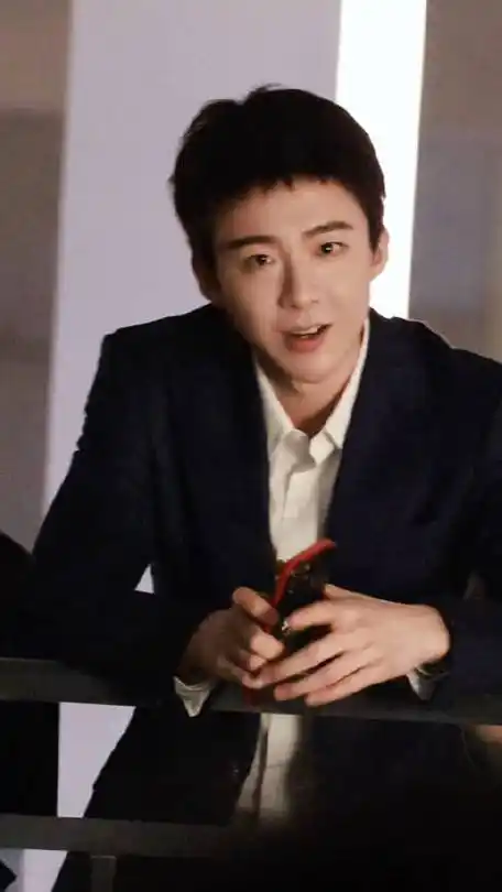 刘宇宁到底发了什么#  刘宇宁向你发了一个微笑小贝!