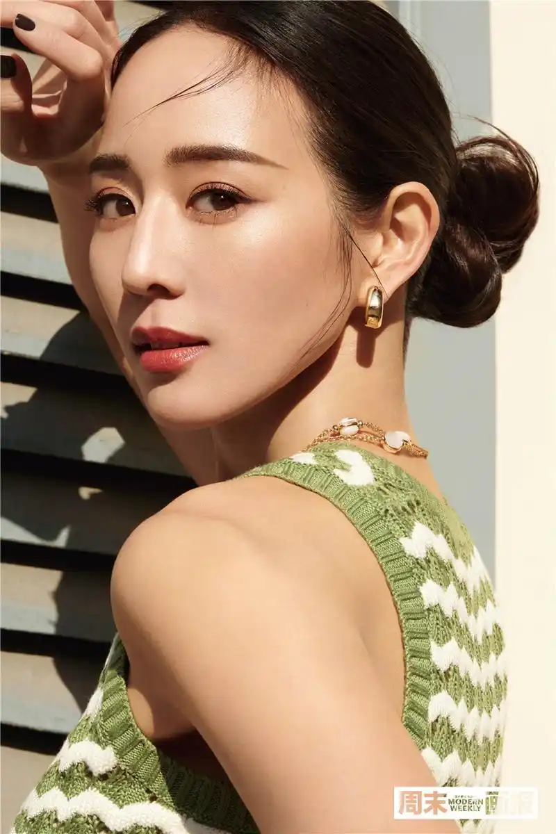 张钧甯再登杂志封面异国风情大片展露自信真我