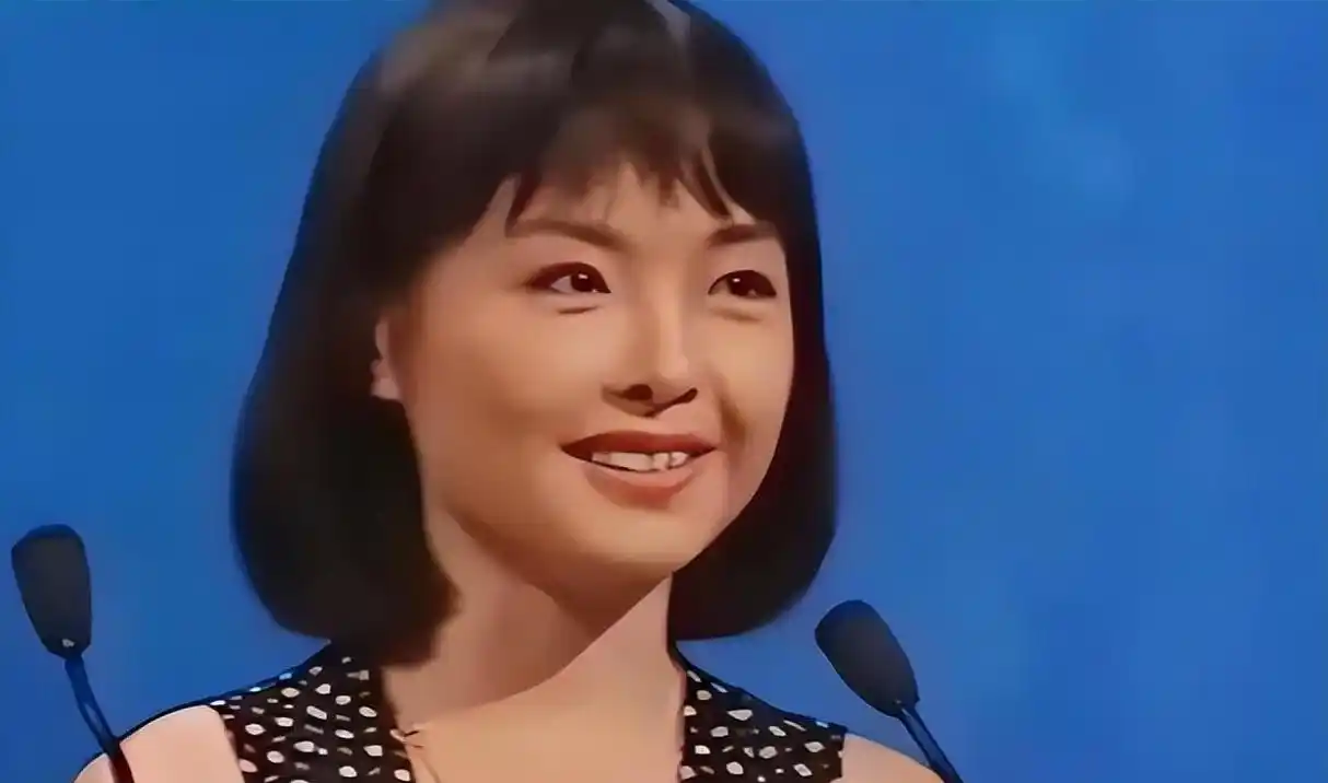 回顾:鲁豫与朱雷离婚9年:她53岁年薪1500万,坚持丁克后悔吗?