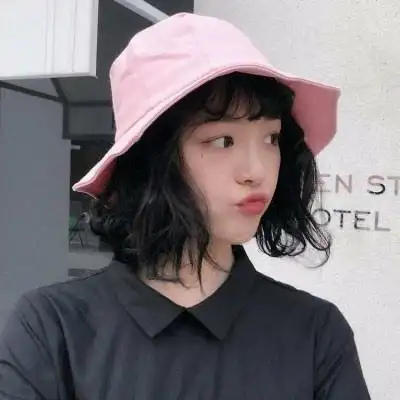 高冷气质短发女生头像