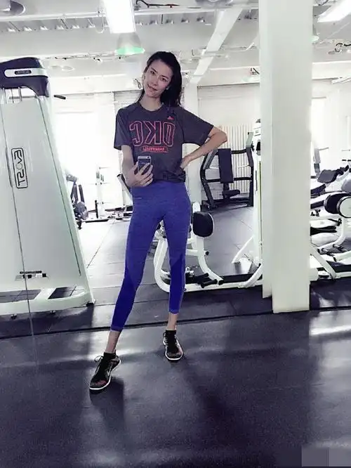 中国第一篮球女神,身高1米95颜高腿长,30岁仍找不到对象