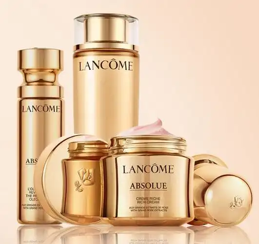 菁纯算是兰蔻家大名鼎鼎的抗衰产品啦,金黄的瓶子也是满满贵气.