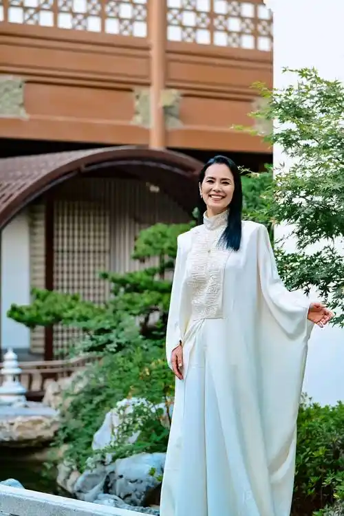 丝绸之路电影节闭幕韦唯与意大利歌手吉安携手献唱