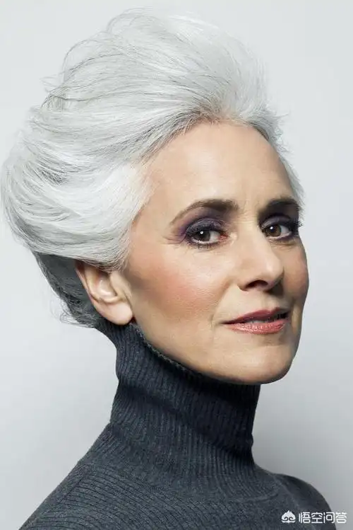 头条问答 - 50多女性满头白发瓜子脸,剪什么发型好?(槐树的回答,0赞)