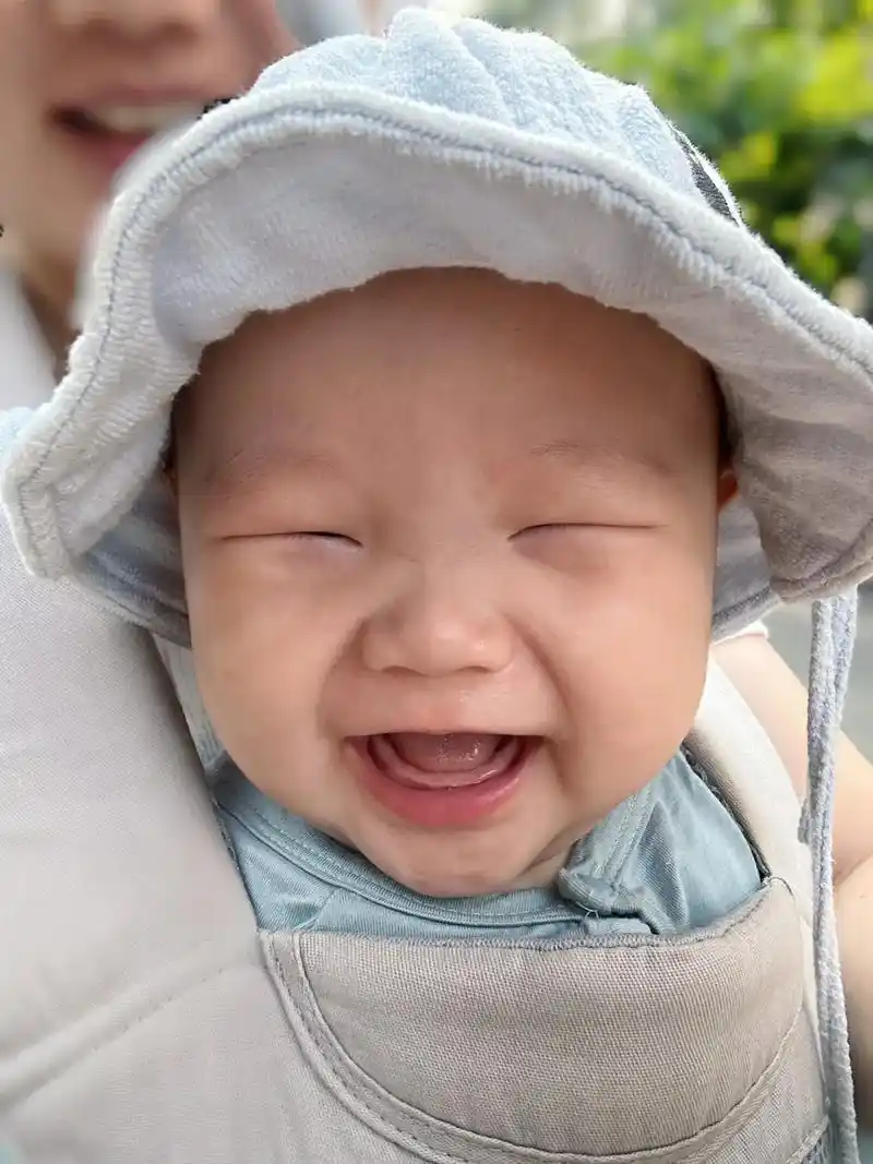 表情三连拍0909大笑～微笑～思考人生.#创作灵感 #亲子图 - 抖音