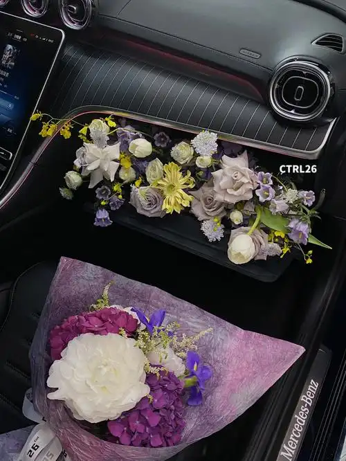 副驾驶鲜花