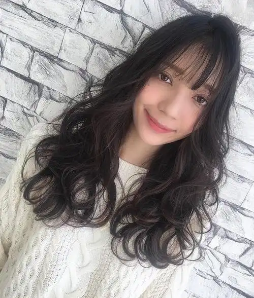 简单大方的微卷发造型烫,2019年女生都选择做这样的卷发