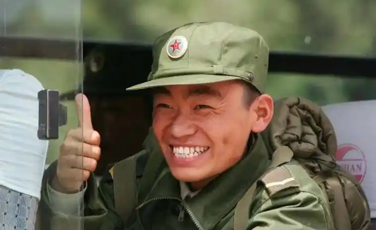 王宝强:出道即影帝,因2000片酬差点丢命,为1500万和徐峥闹掰_生活