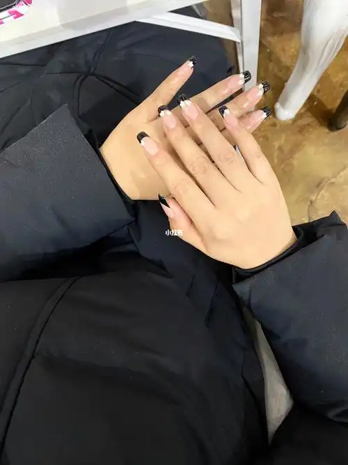 黑色法式77奶白色手绘爱心95#南通南大街美甲美睫  #短款美甲