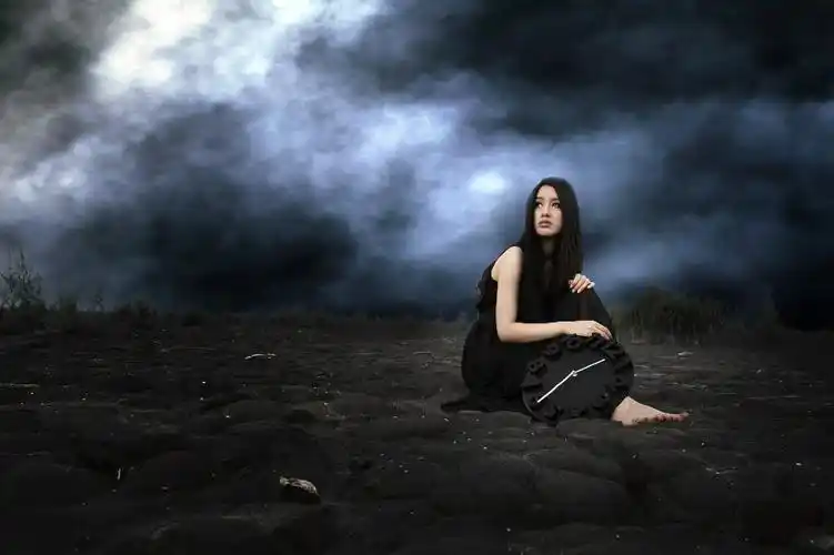 黑夜的等待 梦【伤感美女】