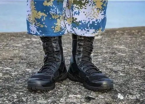 开始试穿海军新型热区岛礁作战靴来啦