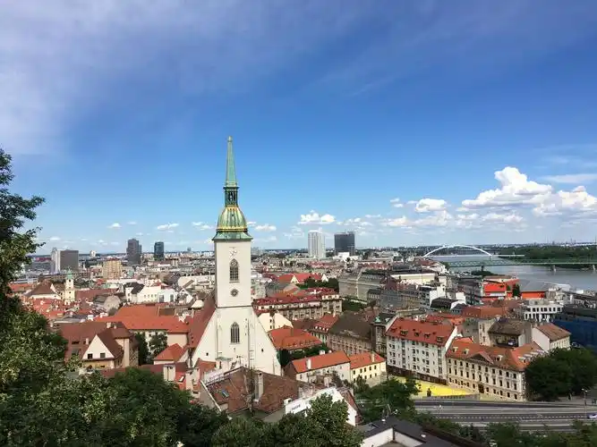 斯洛伐克首都老城一瞥