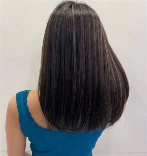 最美女生直发图片 挑染搭配更洋气_直发发型 - 美发站