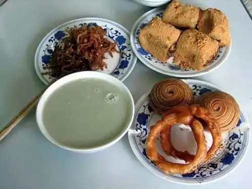 老北京小吃十三绝之十燕市豆汁