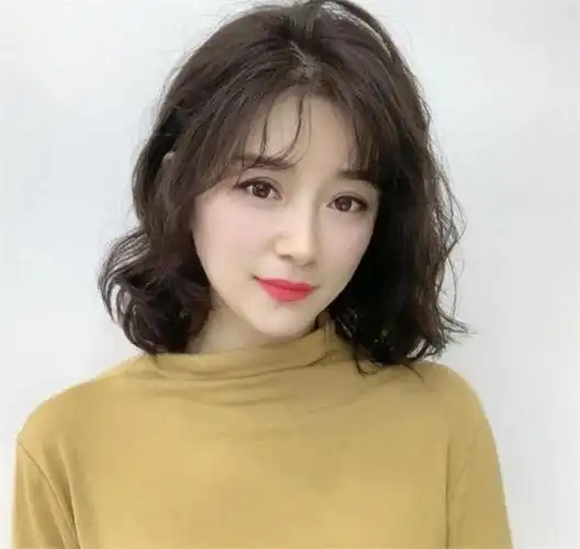 卷发发型中短发2022年,爆款中短卷发推荐